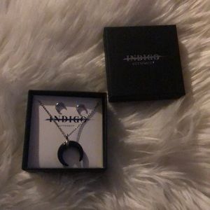 Necklace and earrings set